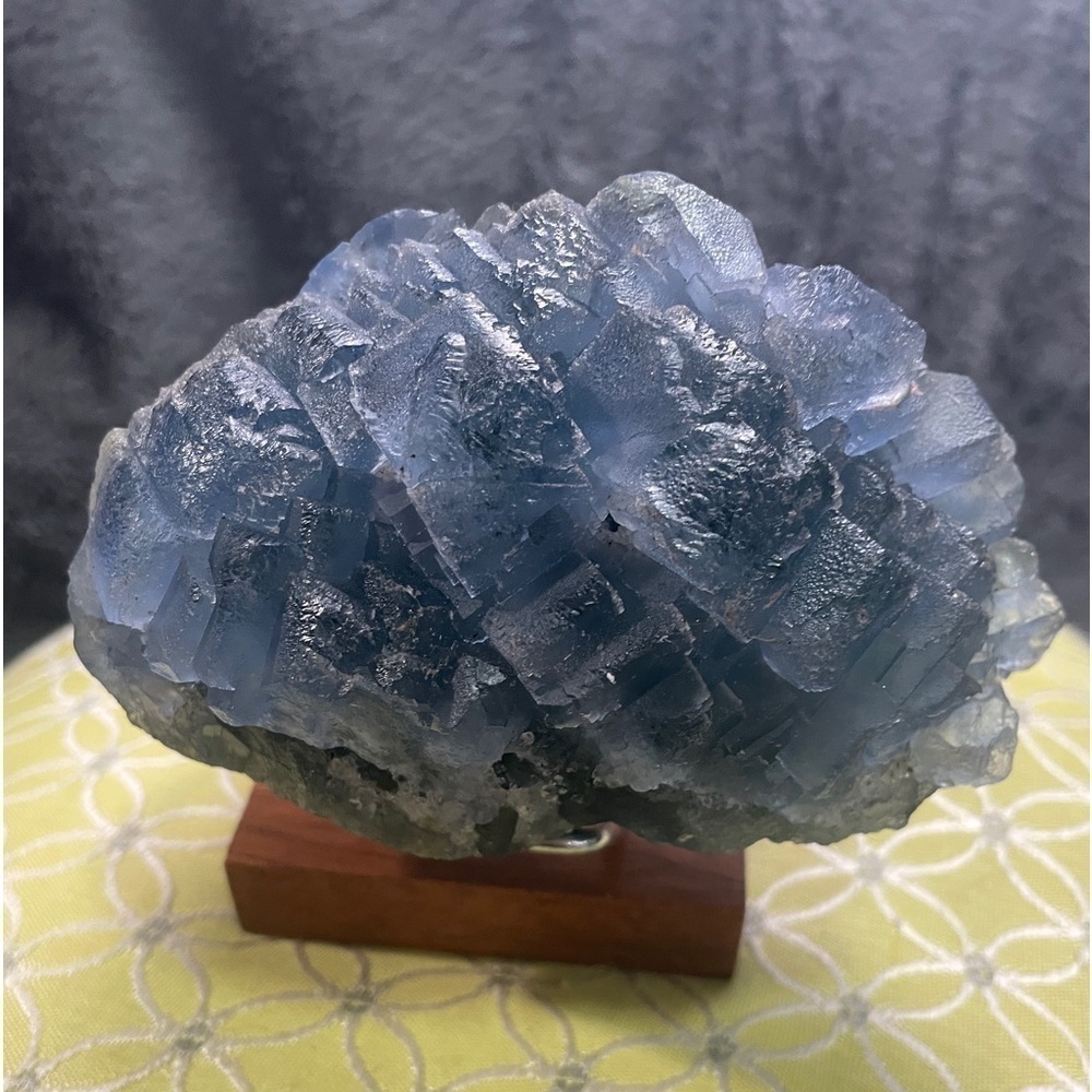 BEAUTIFUL BIG BRIGHT BLUE FLUORITE     4”x3”x2” NATURAL CRYSTAL GEMSTONE
